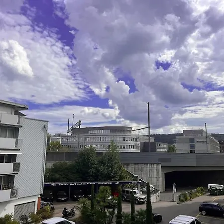 Modern Close To Train Station Oerlikon-201-16- *